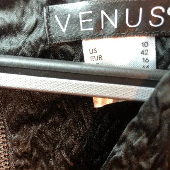 Black Top - Picture 11 of 16